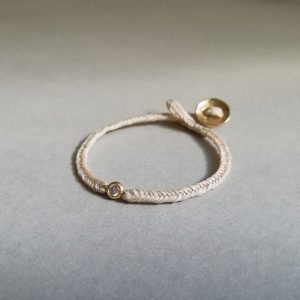 TINY CLASSIC BRACELET – nude